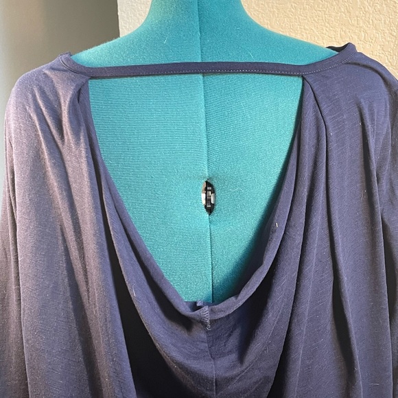 Navy, unique back - Picture 9 of 9